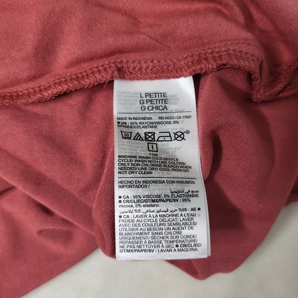 Old Navy Luxe Long Sleeve Top in Dusty Rose. Size Large Petite - Picture 10 of 10